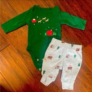 Newborn 2 piece Christmas Outfit NWOT